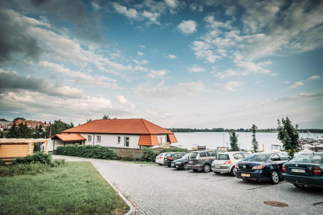 Willa Z Widokiem Na Jezioro Ryn  Exterior foto